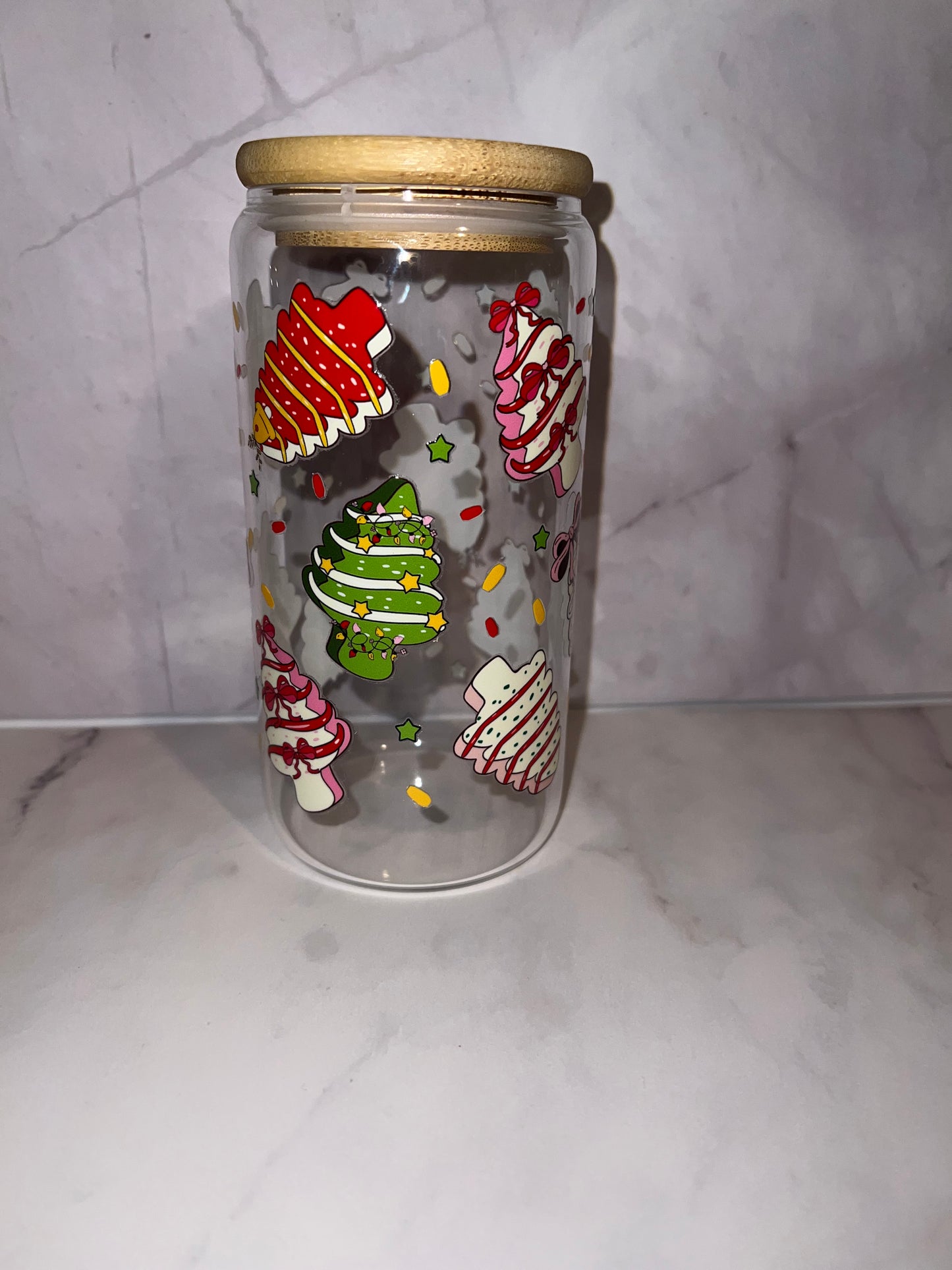 🎄 Christmas Tree 16 oz Glass Tumbler – Holiday Edition