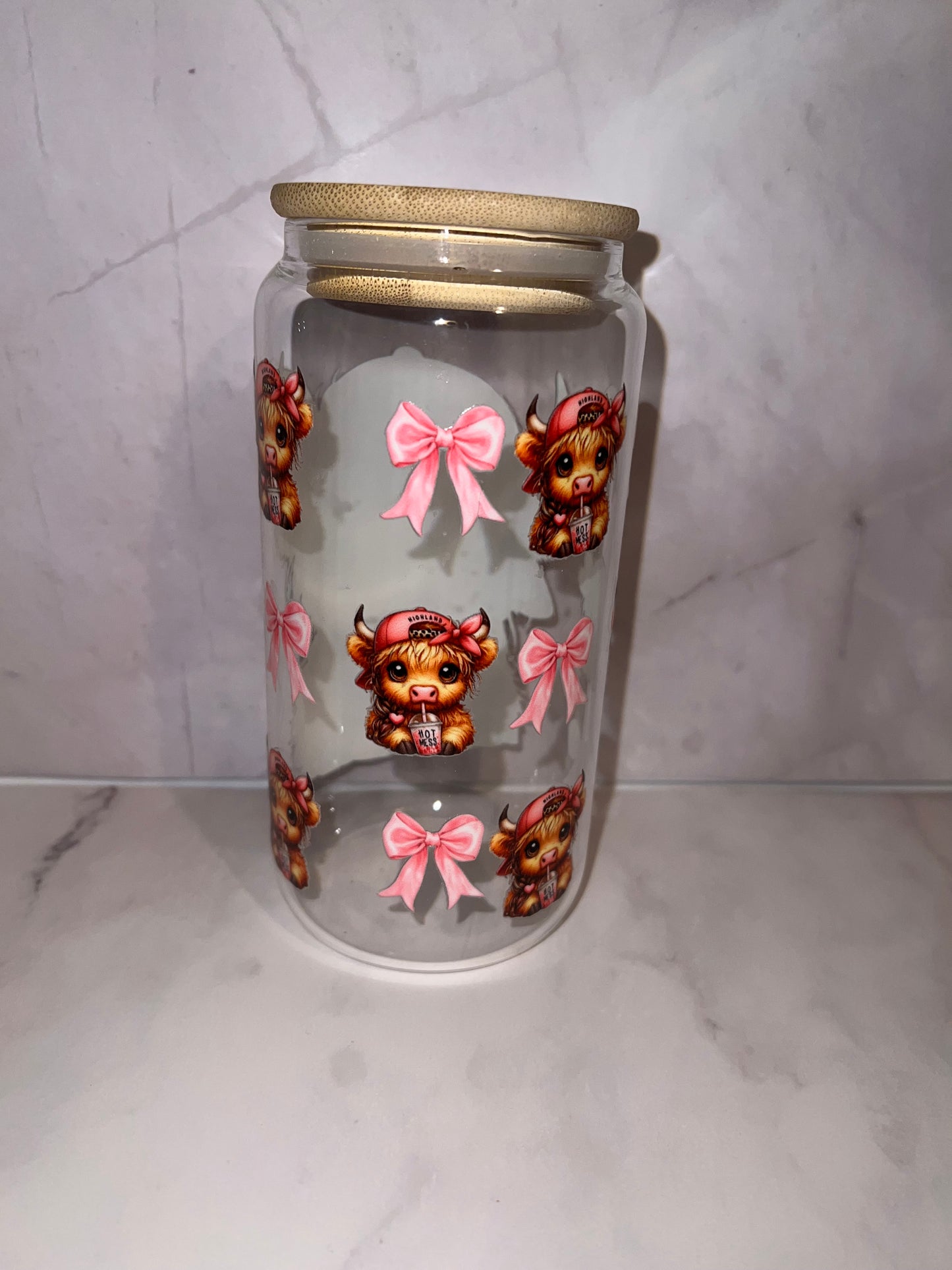 🐮 Hot Mess Highland Cow – 16 oz Glass Tumbler